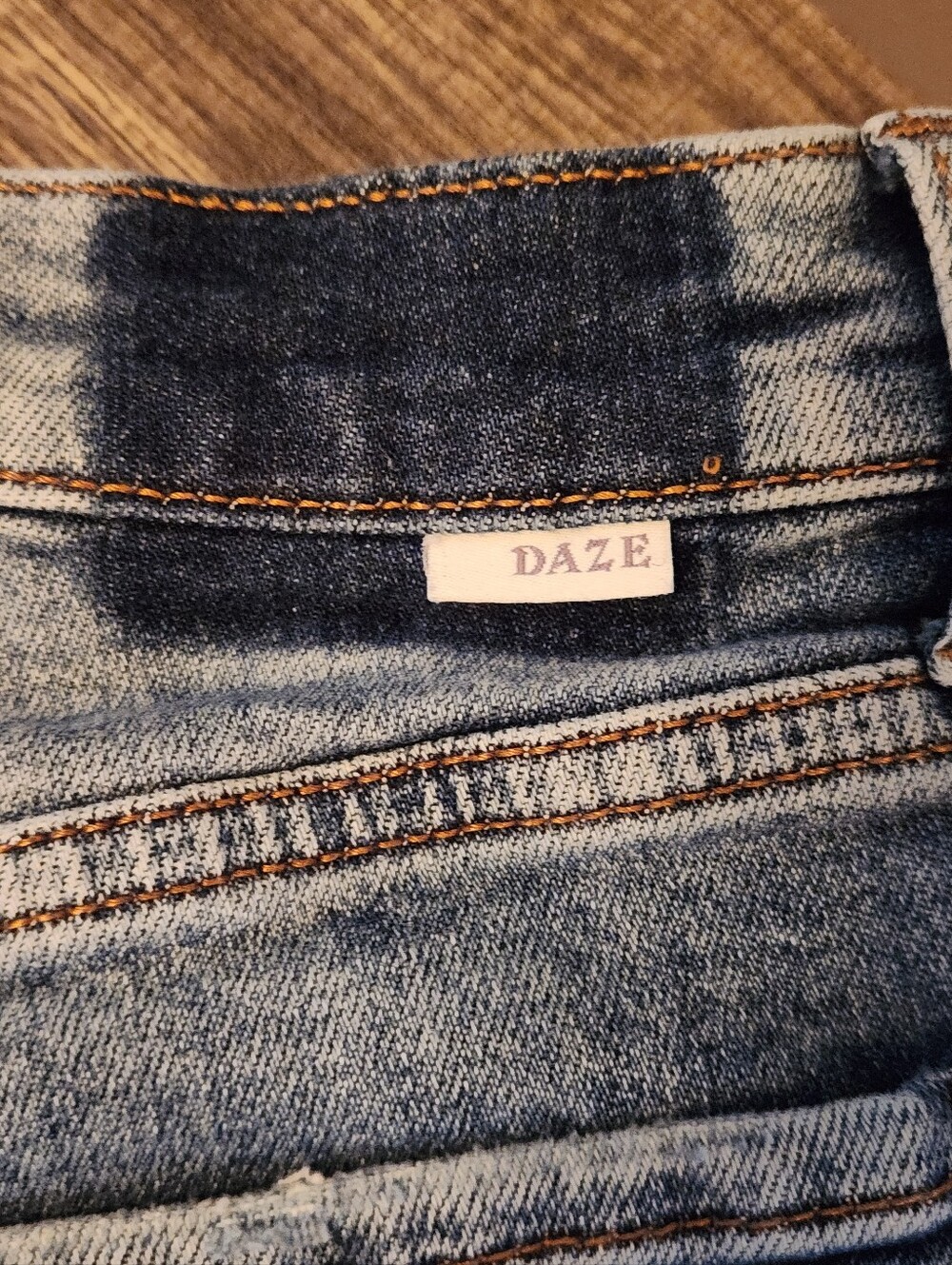 Daze Frayed Hem Denim Shorts Size 28 - Picture 5 of 13